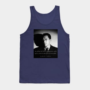 Albert Camus black and white portrait and quote: Au milieu de l'hiver, j'apprenais enfin Tank Top